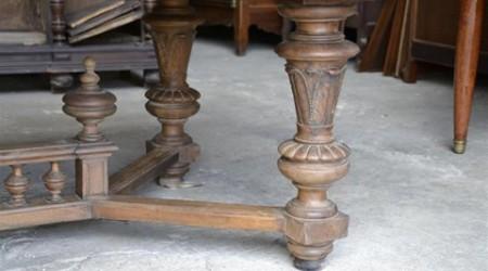 Antique restoration of a Marseille billards table